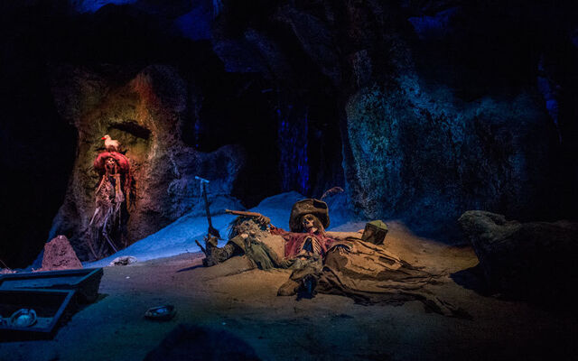 File:DisneylandPOTCDeadMansCove.jpg