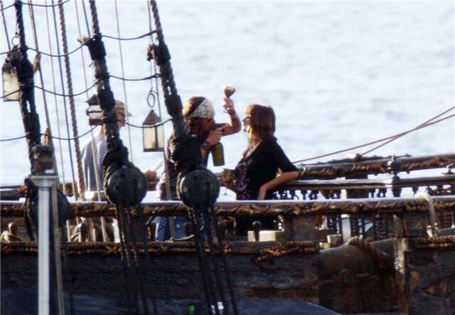 File:QARJackAngelicaOnSet3.jpg