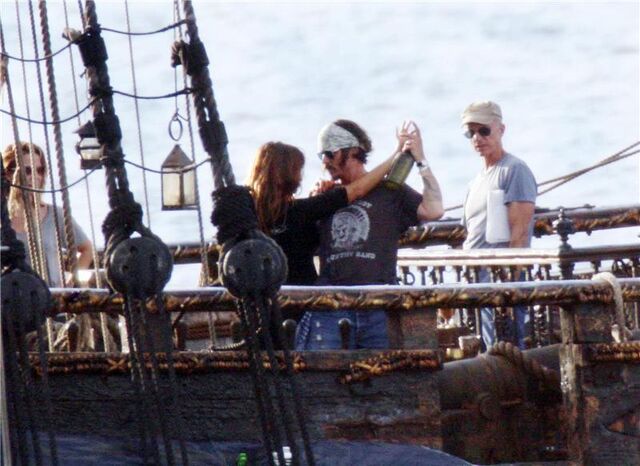 File:QARJackAngelicaOnSet4.jpg