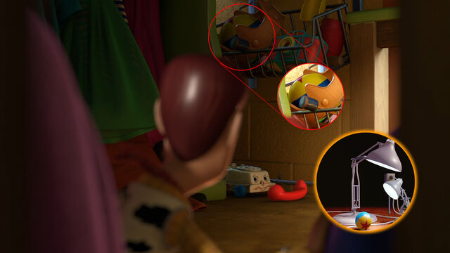 File:Toy-story-3-balc3b3n-luxo-jr.jpg