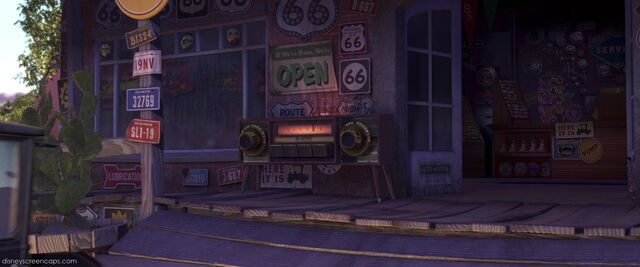 File:Cars-disneyscreencaps.com-4041.jpg