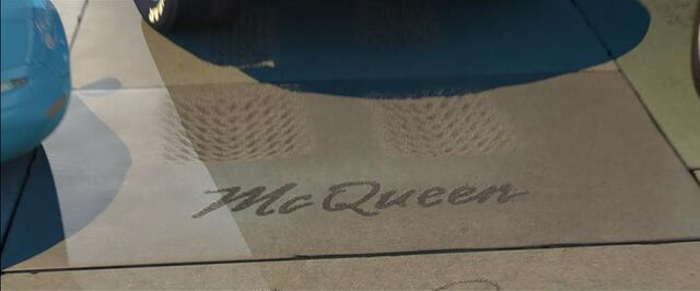 File:1000px-Mcqueen walkoffame.jpg