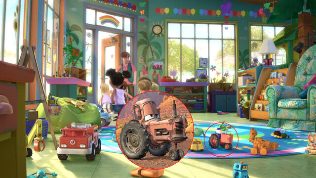 File:Toy-story-3-vaca-tractor-cars.jpg