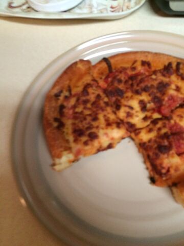 File:Uno mini pepperoni pizza.jpeg