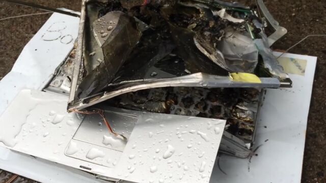 File:Powerbookbroken.jpg