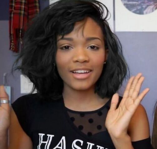 Ficheiro:Lauryn.jpg