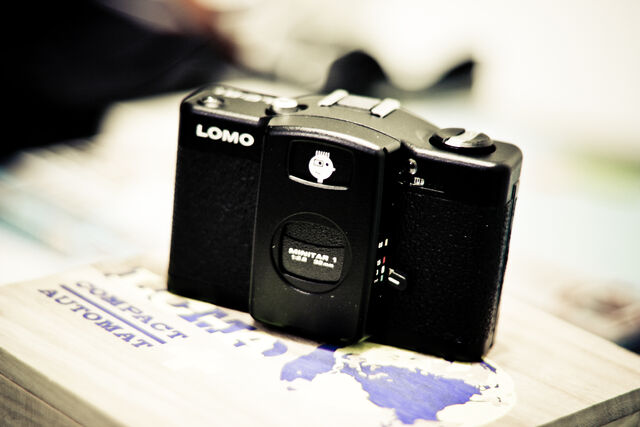 File:LomoLCA.jpg