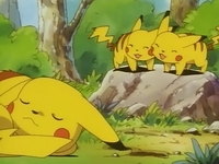 EP039 Pikachu ajuntant les seves galtes