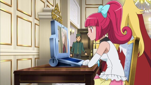 File:Aria looking her laptop.jpg