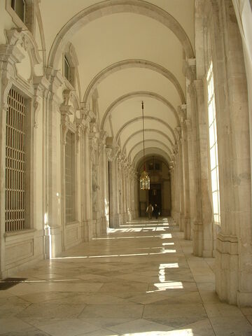 File:Royal-palace-hallway.jpg