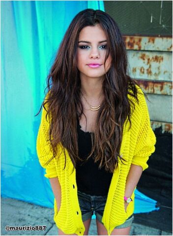 File:Selena-gomez-2013-selena-gomez-33448874-1179-1606.jpg