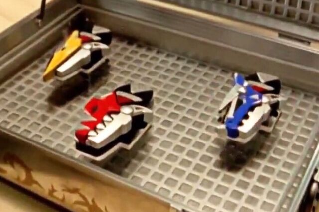 File:Dino-morphers.jpg