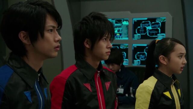 File:Go-Busters (Super Hero Taisen).jpg