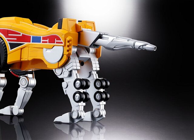 File:Soul of Chogokin Sabertooth Tiger Dinozord 1.jpg