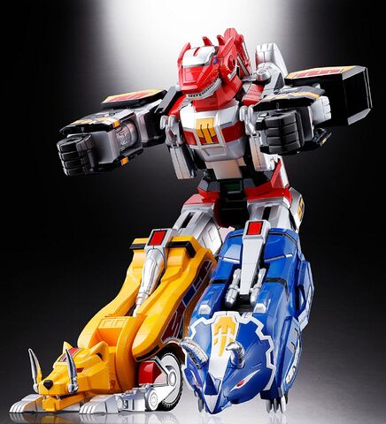 File:Soul of Chogokin Megazord standing up.jpg