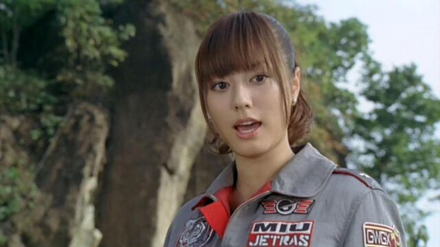Archivo:Miu Sutou - Go-On Silver.jpg