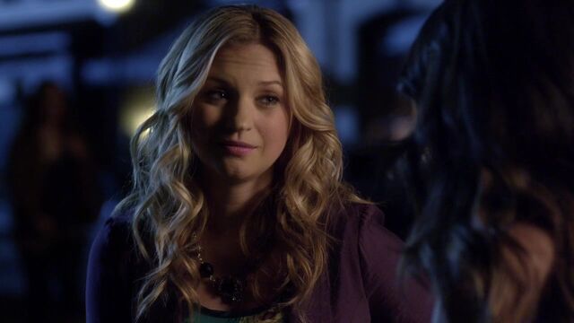 Fichier:CeCe 3x17.jpg
