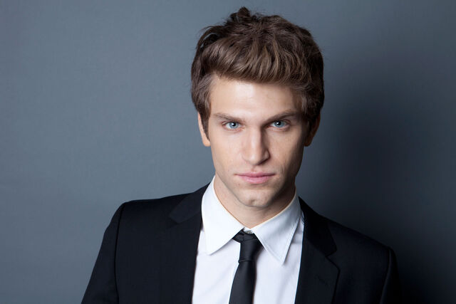 Archivo:Keegan-allen.jpg