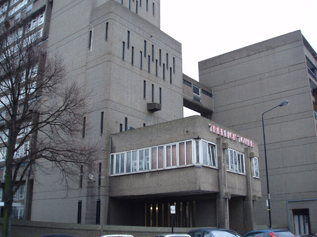 File:Trellick tower entranceP1039518-1-.jpg