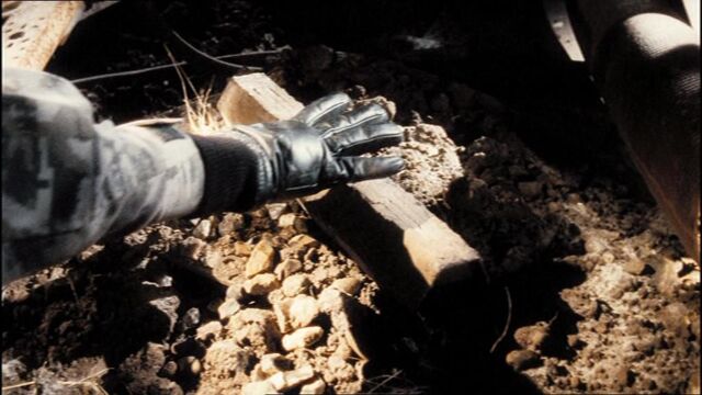 File:3x1rossRetrievesArifact.jpg