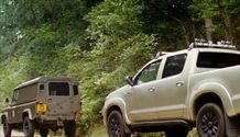 Land-Rover-Chase