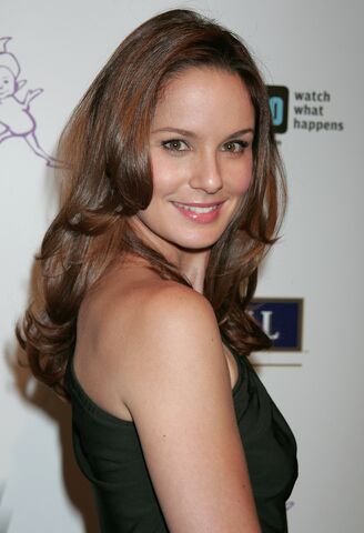 File:Sarah-wayne-callies-883850l.jpg