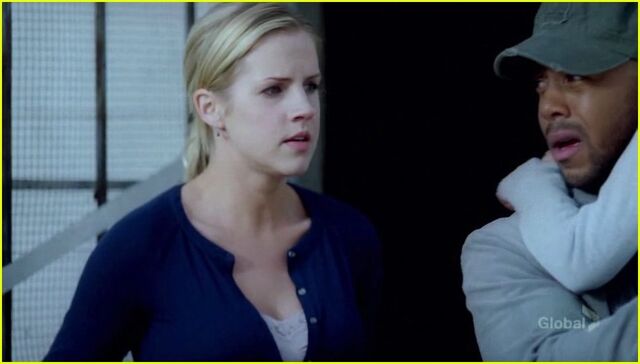 File:Wentworth-miller-kissing-42.jpg