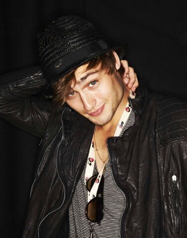 File:936full-douglas-booth.jpg