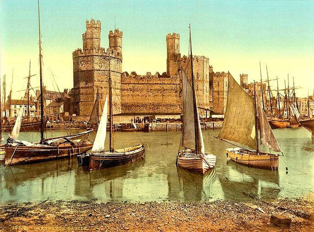 File:Carnarvon castle.jpg