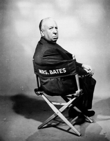 File:Alfred-hitchcock-psycho-mrs-bates-chair11.jpg