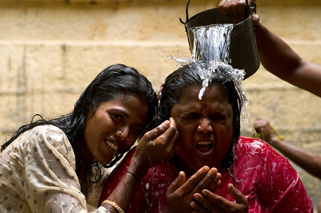 File:Hindu water ritual.jpg