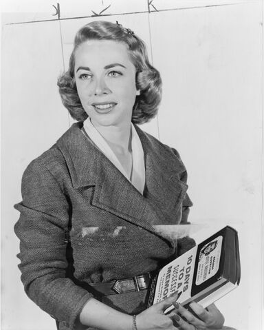 File:Joyce Brothers NYWTS.jpg