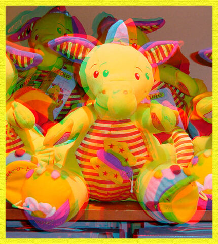 File:AnaglyphPopOutAdj.jpg
