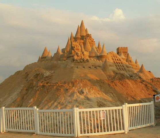 File:Mgrinshpon Sandcastle.jpg