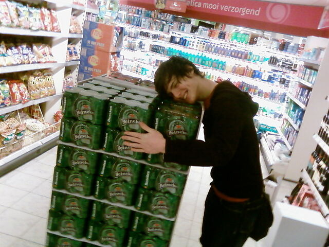 File:Ricky Beer.jpg