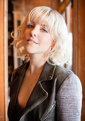 File:Heléne Yorke1.png