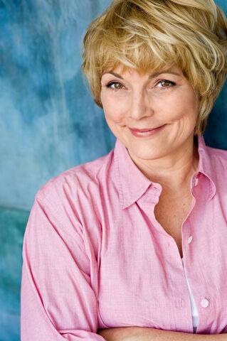 File:Beverly Leech.jpg