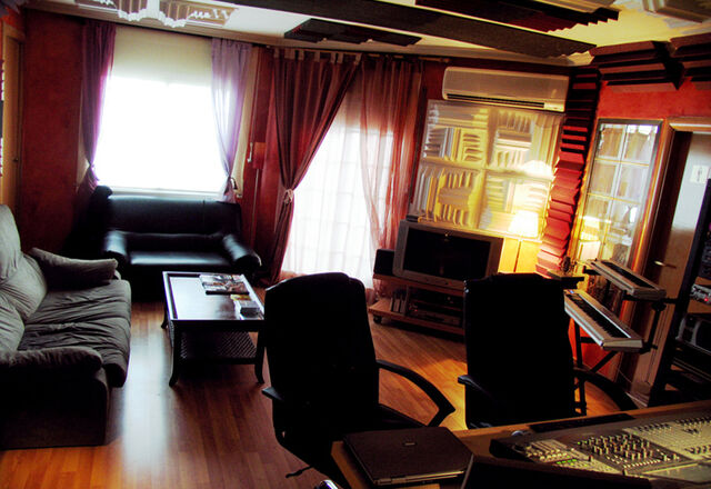 Archivo:LebuqeStudios.jpg