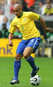 Roberto Carlos seleccion.jpg