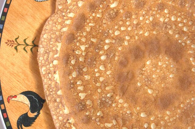 File:Roly Poly Pancake with whole milk after flipped.jpg