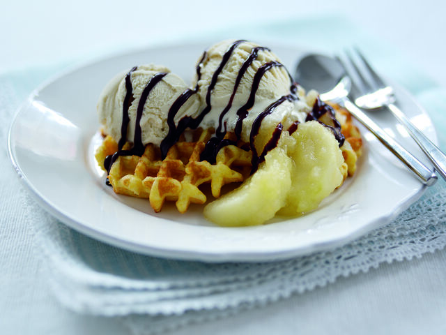 File:Apple Waffle Sundae image.jpg