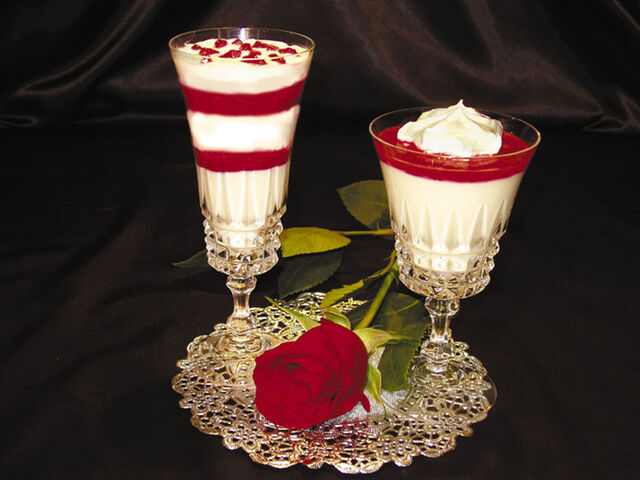 File:WhiteMousseRaspberrySauce.jpg