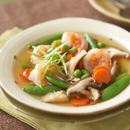 Asian-shrimp-and-vegetable-soup-R136029-ss