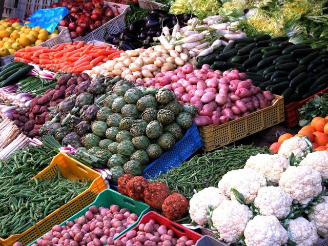 File:Vegetable market.jpg