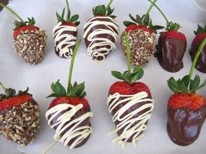 Chocolate-Dipped-Strawberries-12-640x480