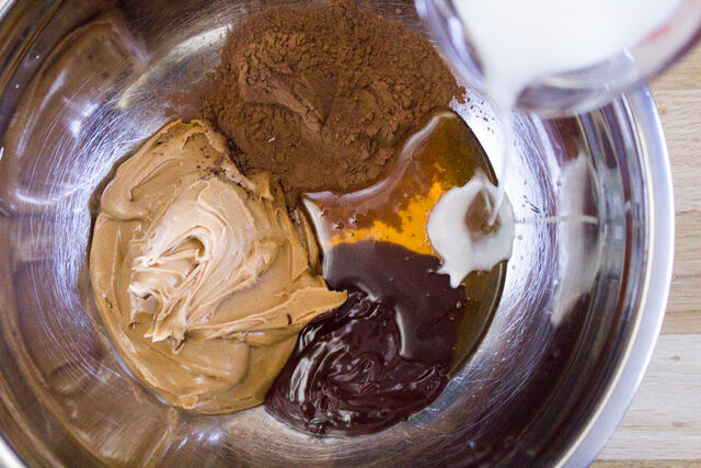 File:Double Choco Peanut Butter Spreadstep2.jpg
