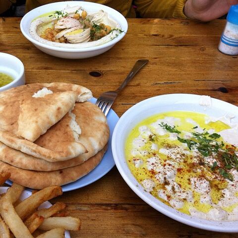 File:Hummus.jpg