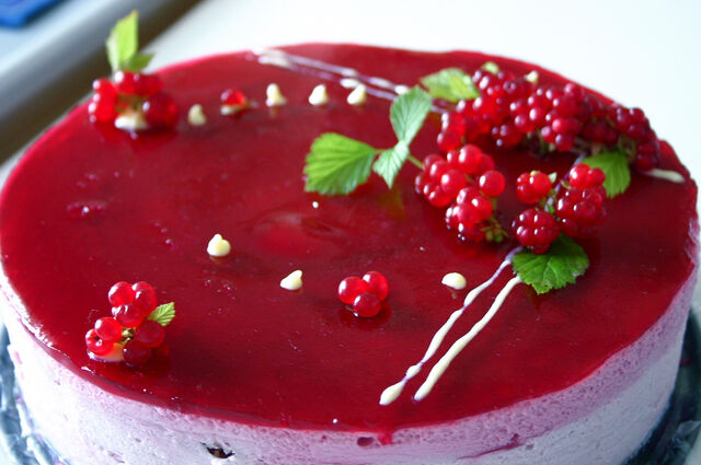 File:Taiga-kuns+birthday+cake-9952.jpg