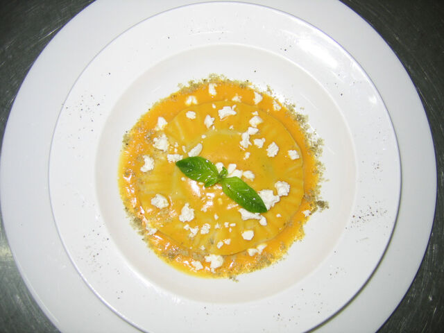 File:White Bean Ravioli with Pumpkin Sauce image1.jpg