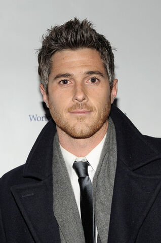 File:Dave+Annable+GREY+GOOSE+Lounge+Series+Super+-teTo3TneJll.jpg